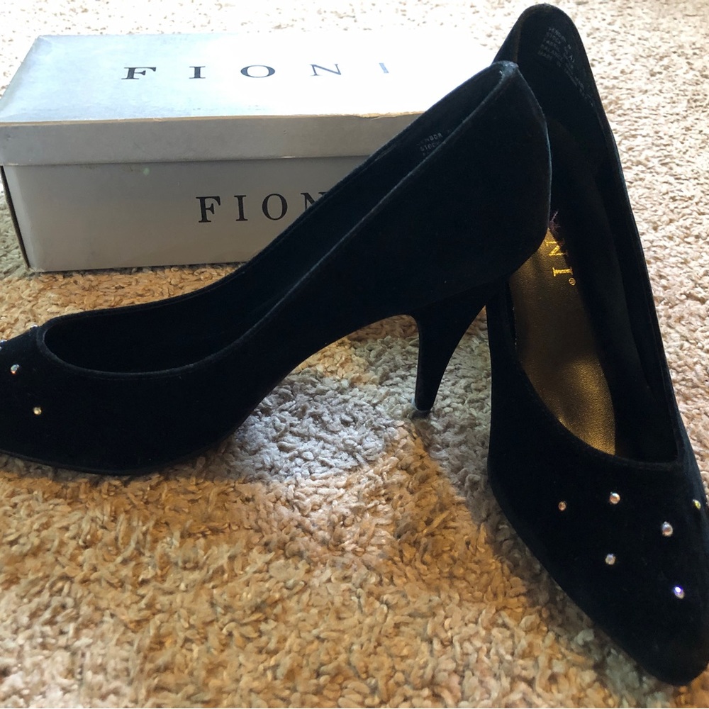 FIONI black velvet and rhinestone heels Size 9-1/2